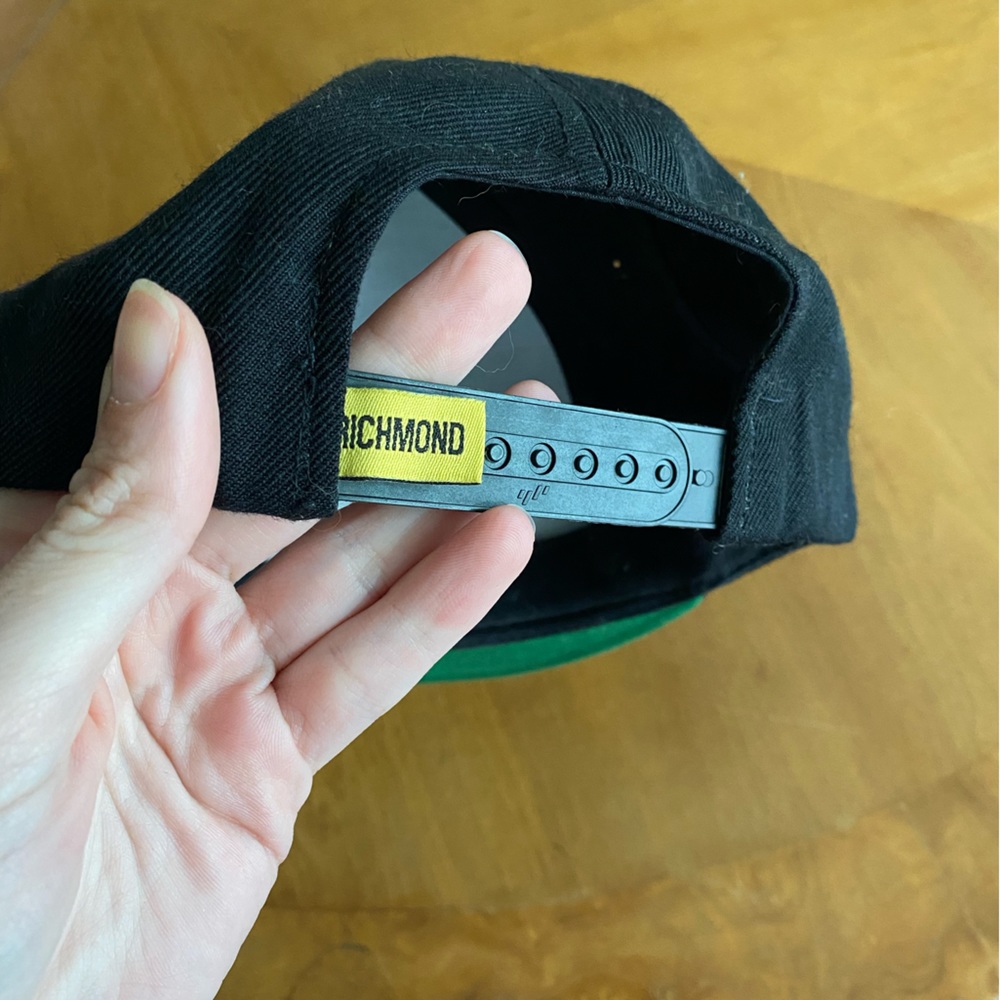 Staten no 5 Blackout SnapBack - Picture 3 of 5